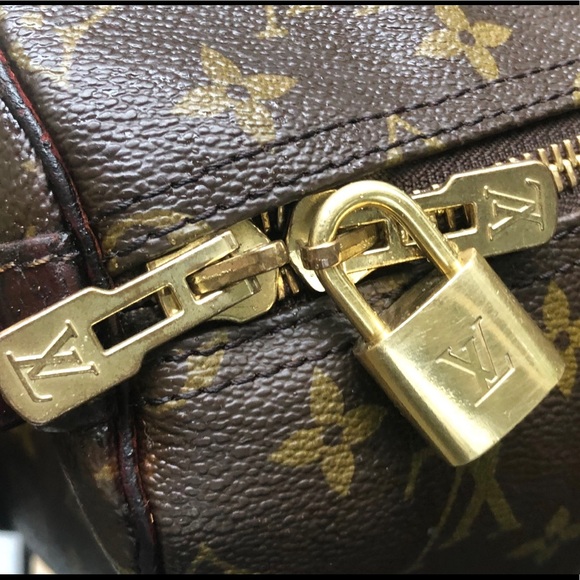 Auth Louis Vuitton Keepall 55 Bandouliere Fringe - Picture 6 of 8